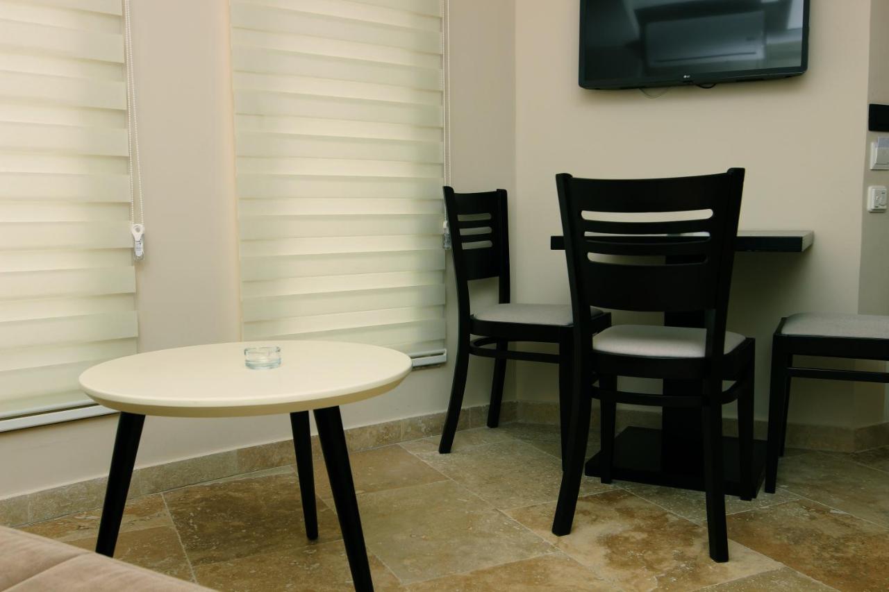 Apartments Vila Monegro Bar Esterno foto